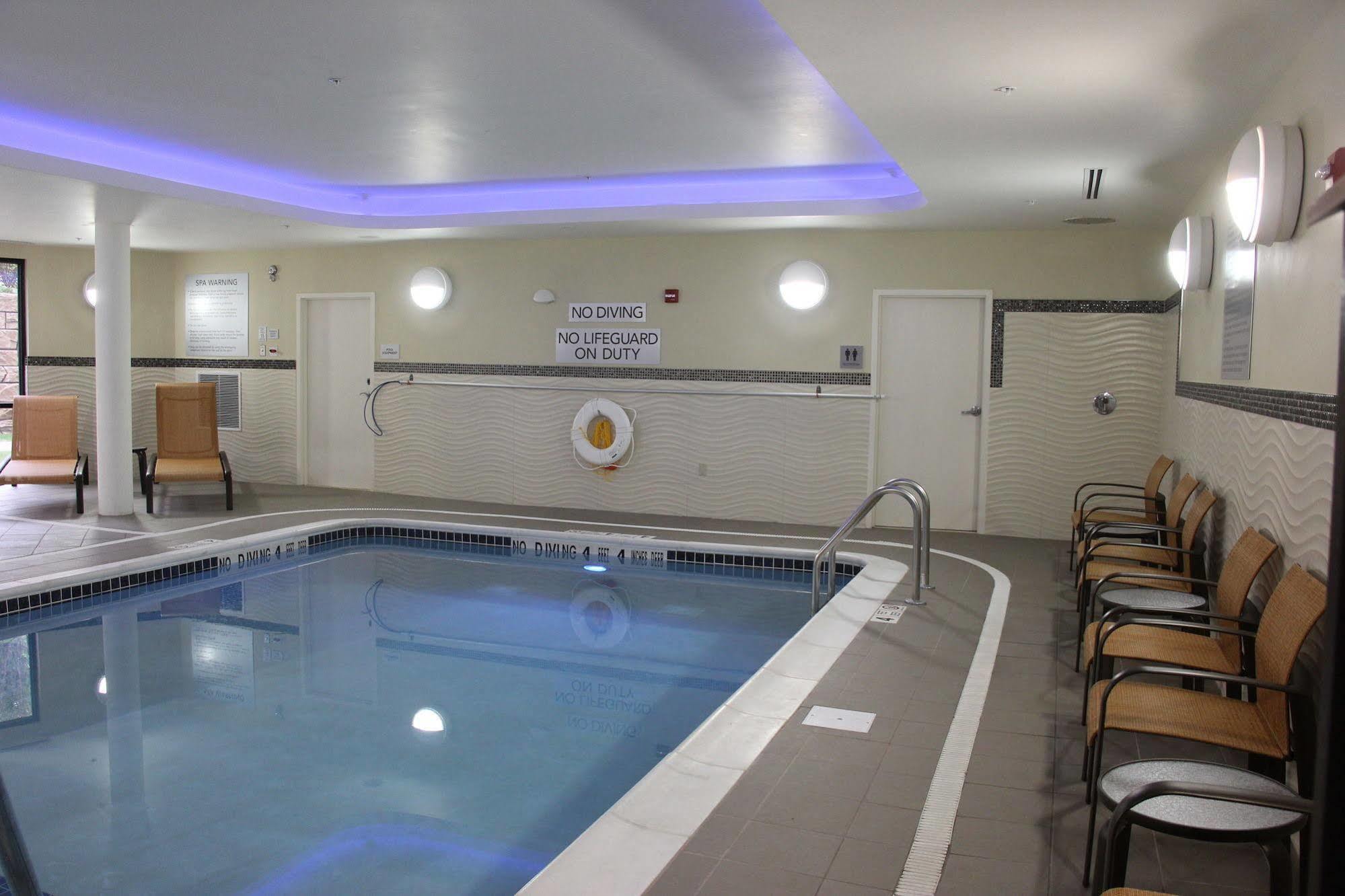 Courtyard By Marriott Oneonta Hotel Exterior photo